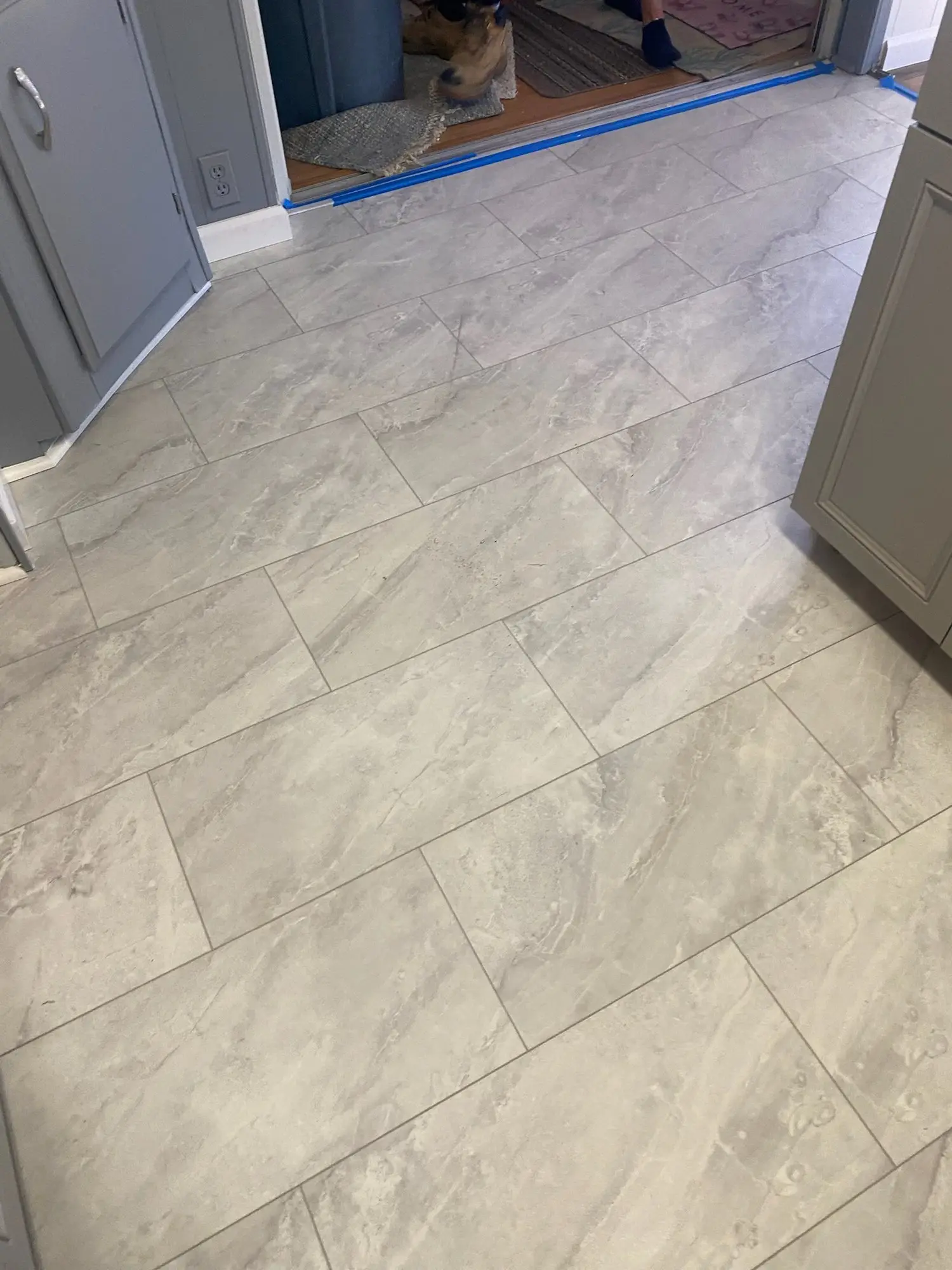 Stone-look vinyl tile in the kitchen