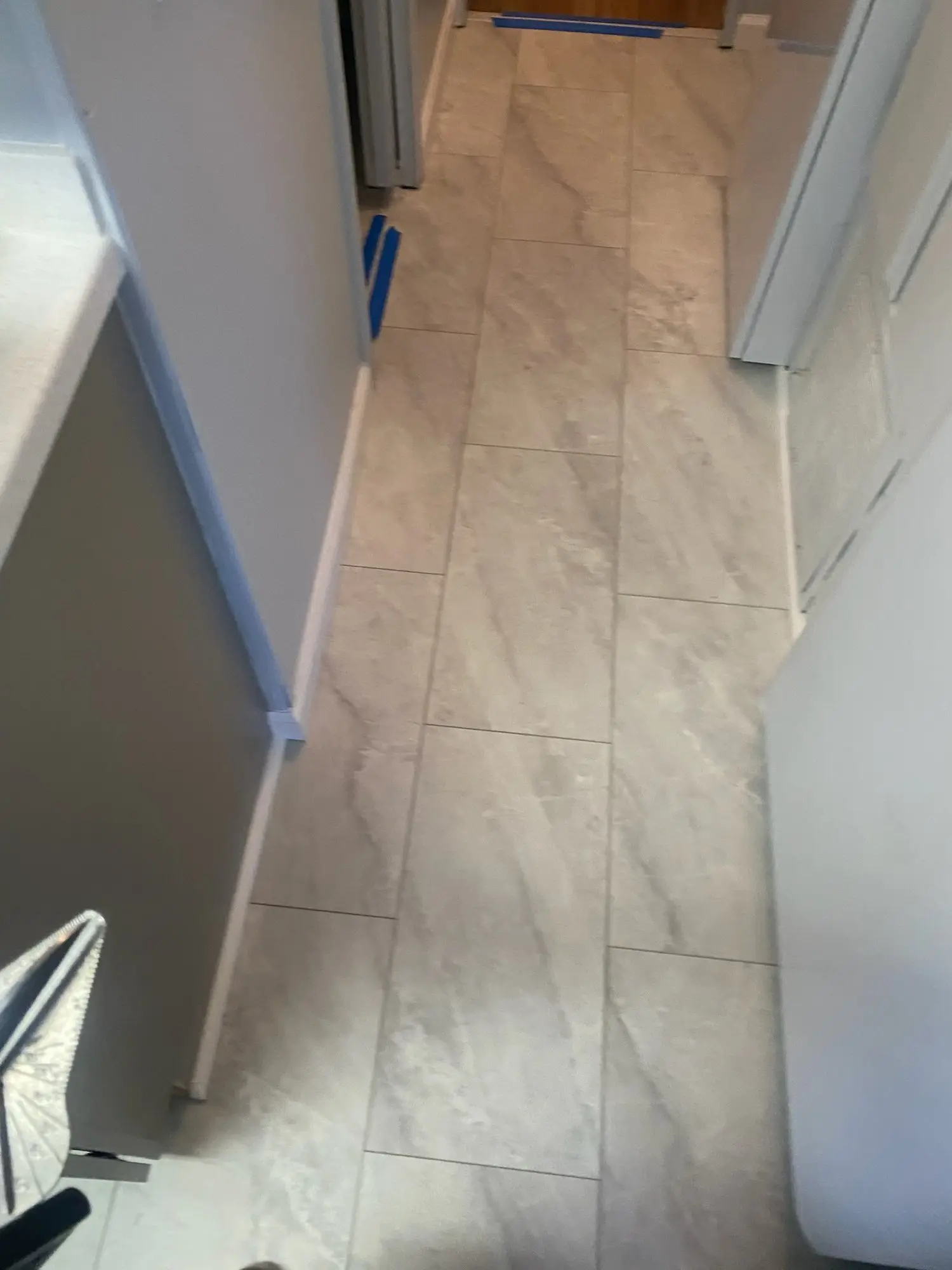 Stone-look vinyl tile in the kitchen