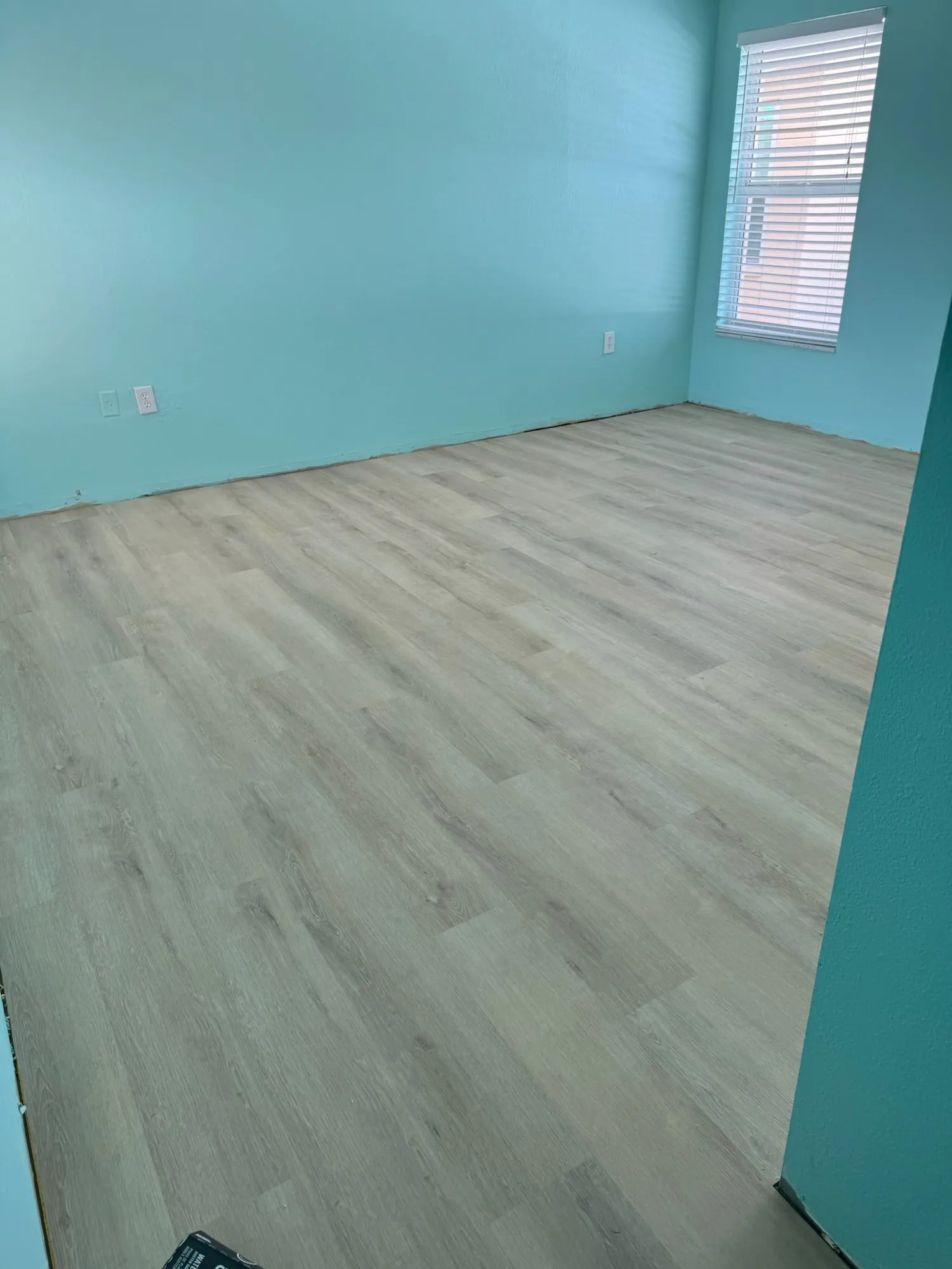 Light coastal plank for bedrooms