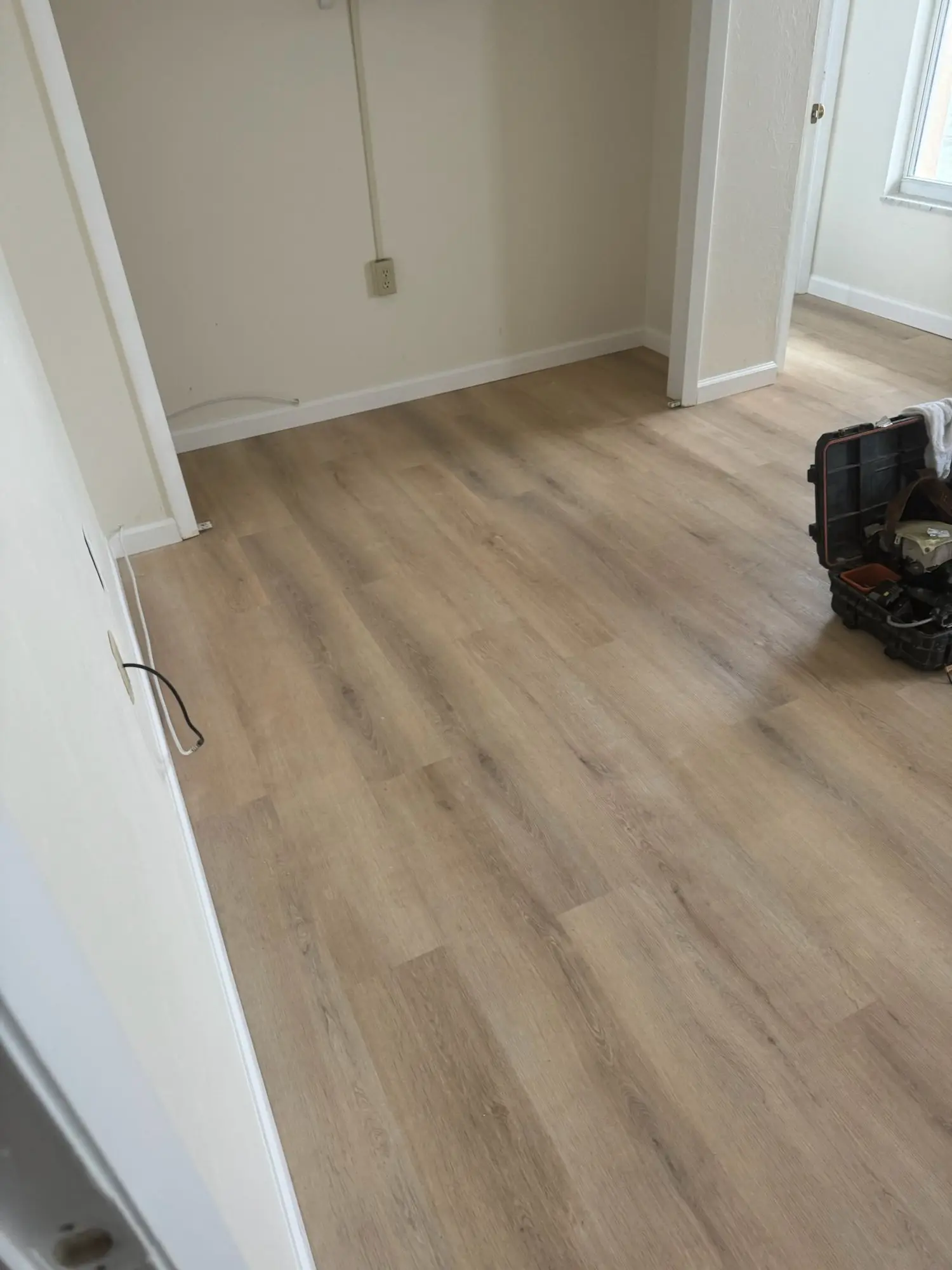 Light coastal plank for bedrooms